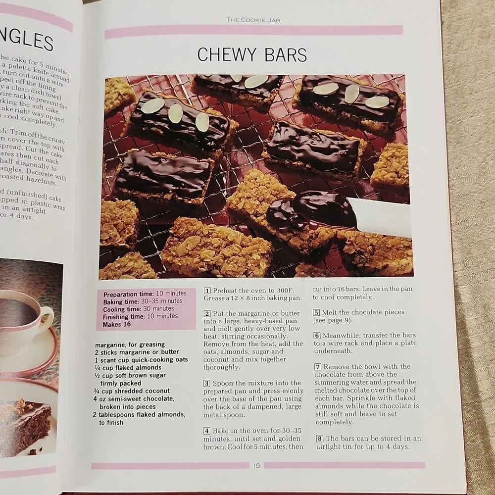 Chocolate Cookbook by Carolyn Humphries